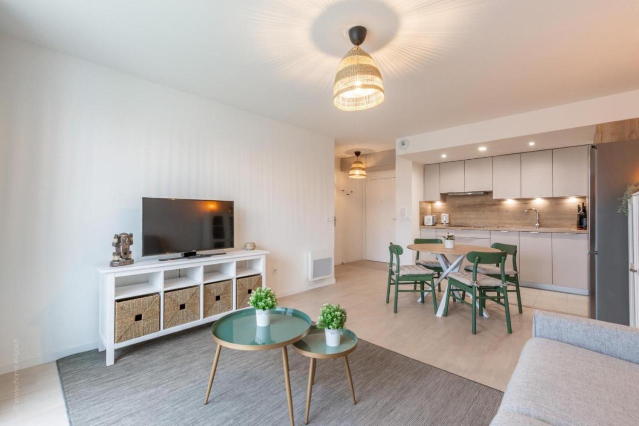 Le Panorama By Plaza Apartment Chalifert ภายนอก รูปภาพ