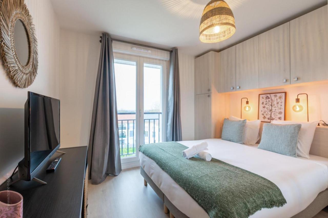 Le Panorama By Plaza Apartment Chalifert ภายนอก รูปภาพ
